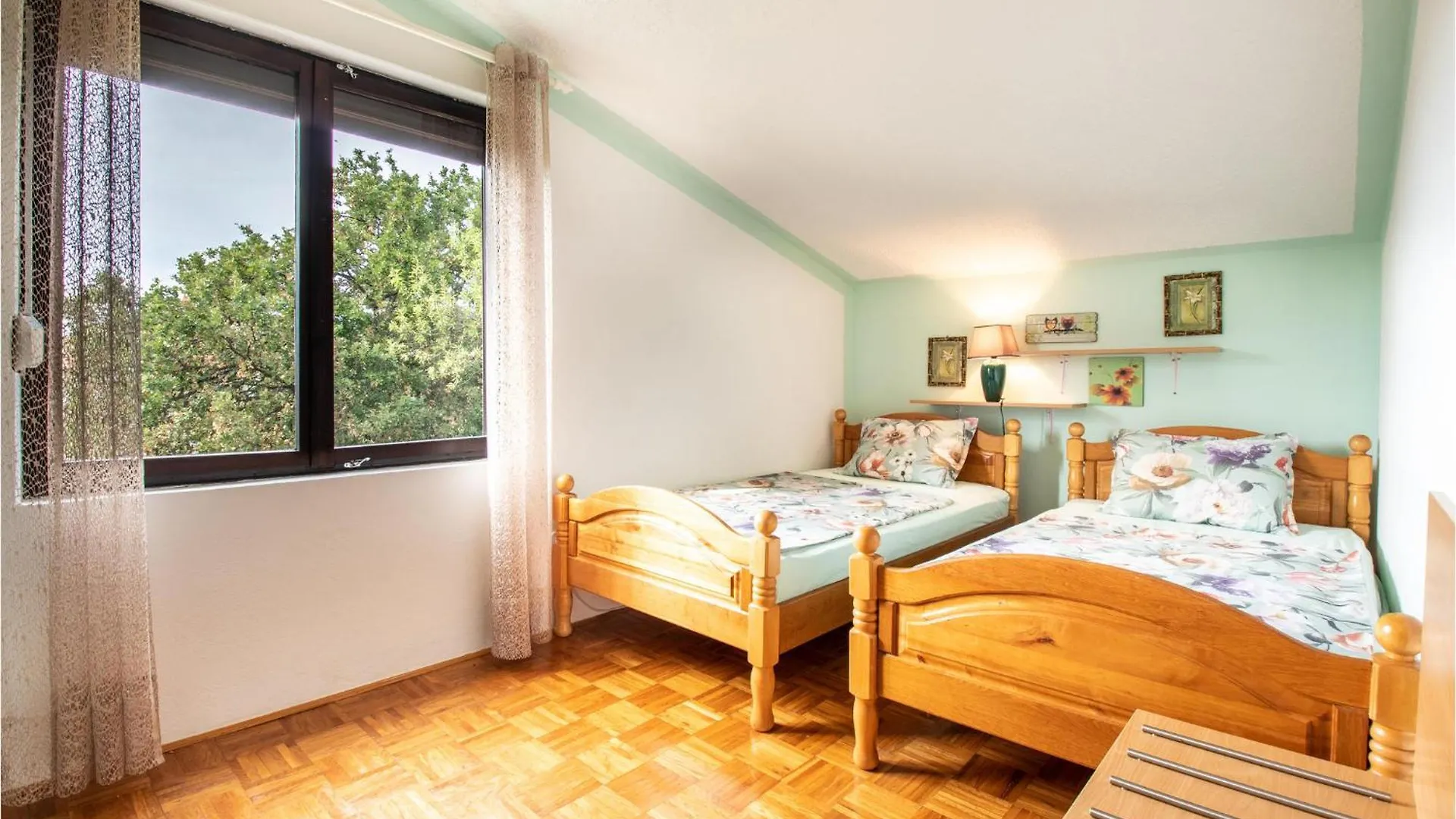 5 Bedroom Gorgeous Home In Maslenica - Jasenice Holiday home