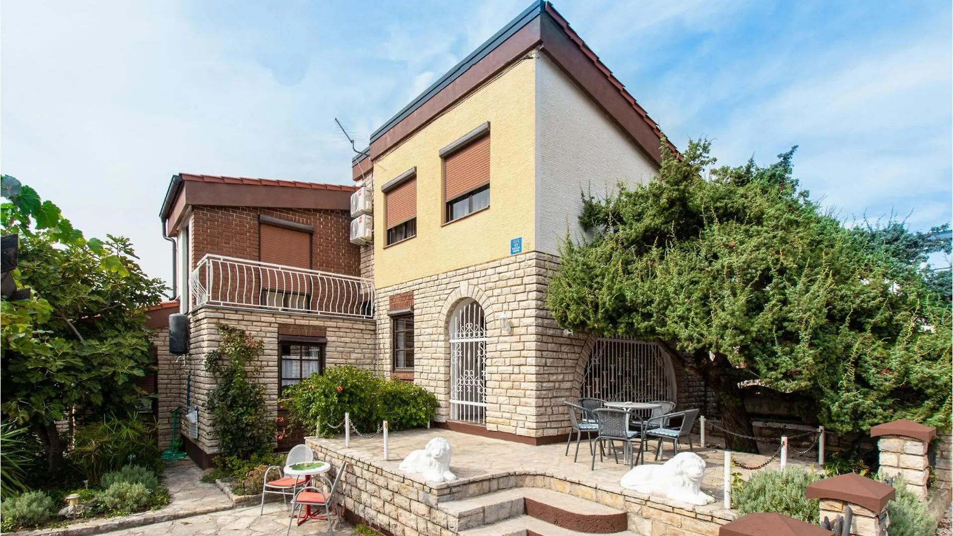 5 Bedroom Gorgeous Home In Maslenica - Jasenice