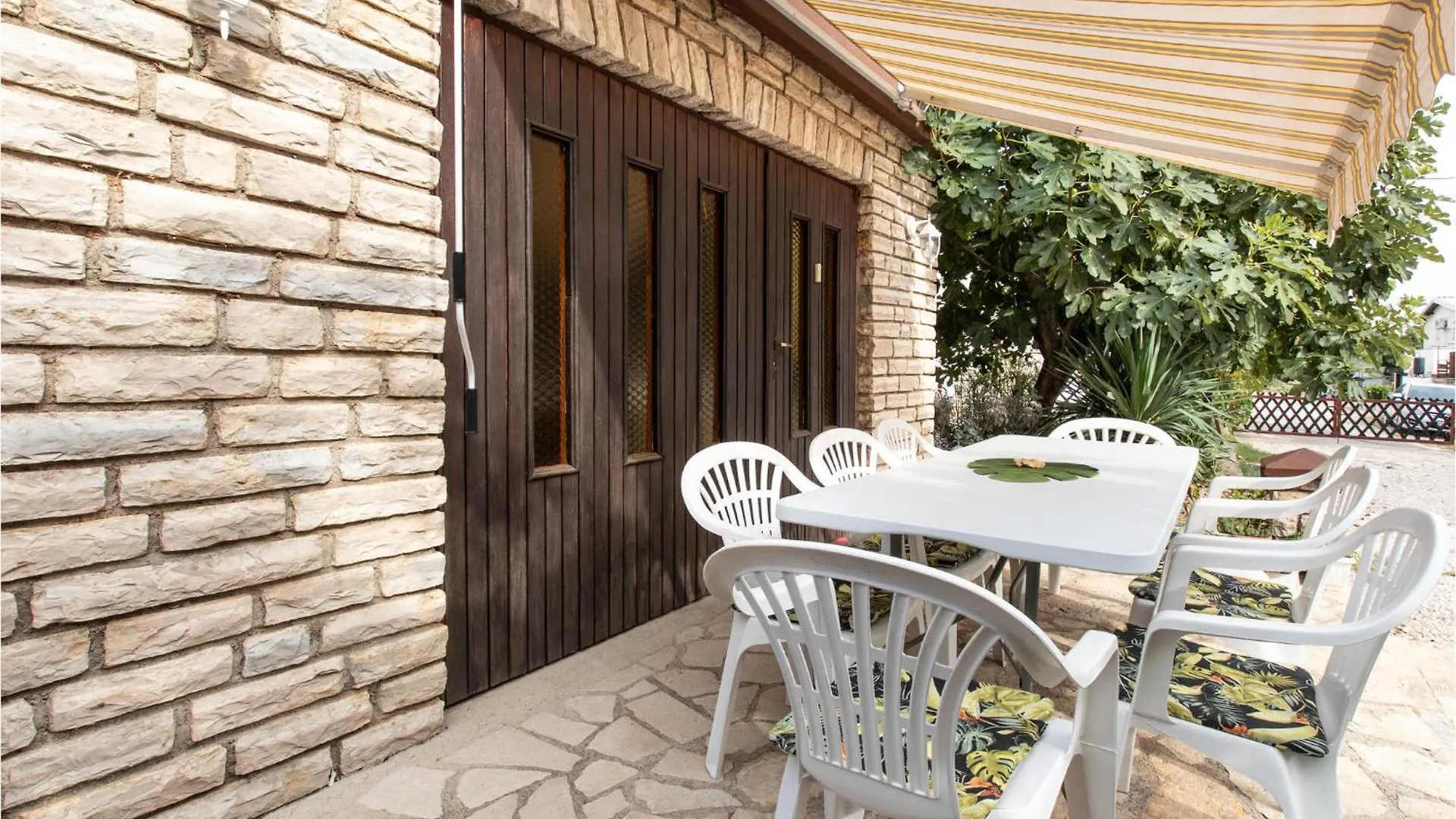 5 Bedroom Gorgeous Home In Maslenica - Jasenice